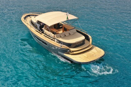 Noleggio Barca a motore NEW YACHT POSITANO 38' Portofino