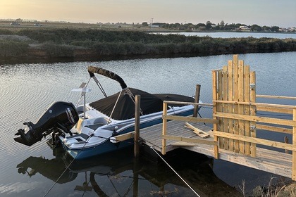 Location Bateau à moteur Bayliner m17 Marseillan
