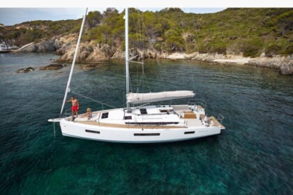 Charter Sailboat Jeanneau Sun Odyssey 440 Volos