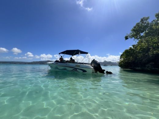 Trou d'Eau Douce Motorboat Resiglass Resicraft 25 alt tag text