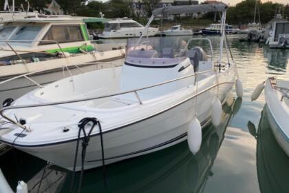 Location Bateau à moteur JEANNEAU Cap Camarat 6.5cc Série 3 Saint-Gilles-Croix-de-Vie