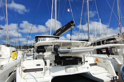 Hire Catamaran Lagoon-Bénéteau Lagoon 42 - 4 + 2 cab. Le Marin