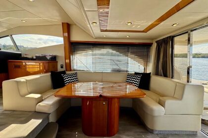 Noleggio Yacht a motore Sunseeker 50 Manhattan Moniga del Garda