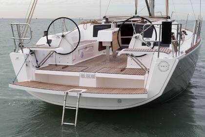 Charter Sailboat  Dufour 382 Grimaud