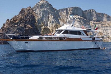 Noleggio Barca a motore cantieri di Pisa yacht Kitalpha yacht 15 Marsala