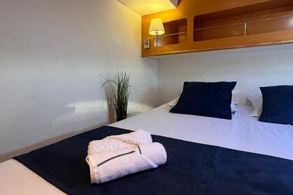 Rental Catamaran Alliaura Marine Privilège 494 Saint Barthélemy