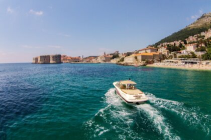 Rental Motorboat JEANNEAU RUNABOUT 755 Dubrovnik