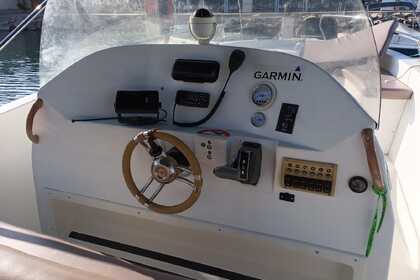 Hire Motorboat Shiren 27 CC Garrucha