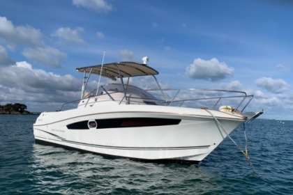 Location Bateau à moteur Jeanneau CAP CAMARAT 8.5 WA Saint-Malo