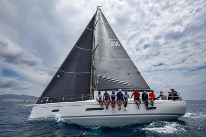 Miete Segelboot Italia Yachts 12.98 Piräus