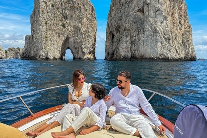 Hire Motorboat Mimì Libeccio 850 Sport Capri