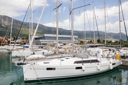 Charter Sailboat Bénéteau Oceanis 41.1 Marina Frapa