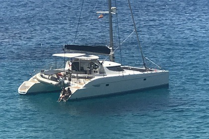 Location Catamaran fontaine pajot lavezzi 40 Santa Margarida