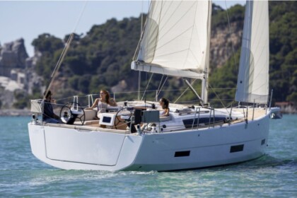 Hire Sailboat Dufour Dufour 390 Kos