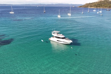 Charter Motorboat Prestige 460 Fly St-Laurent-du-Var
