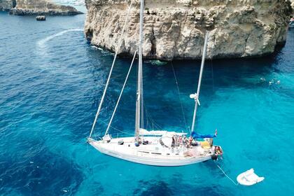 Hire Sailboat Classic Ketch CT47 Valletta