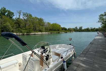 Noleggio Barca a motore Saver 690 Open Venezia