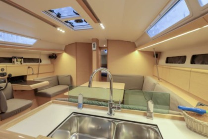 Noleggio Barca a vela Jeanneau Sun Odyssey 449 Fezzano