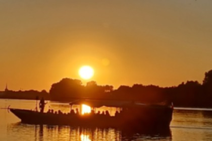 Location Bateau à moteur Jean Marc Benoît dit BIBI TOUE SABLIERE Saumur