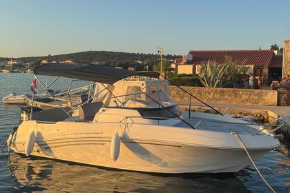 Hire Motorboat AM YACHT Prince 625 Sundeck Muline