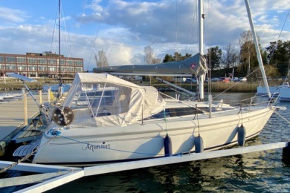 Hyra båt Segelbåt Maxi Fenix 28 Gustavsberg