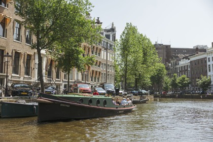 Hyra båt Motorbåt Mokumboot Sleepboot Amsterdam
