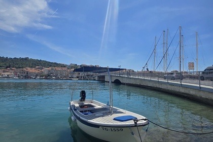 Hire Motorboat Pasara 490 Trogir