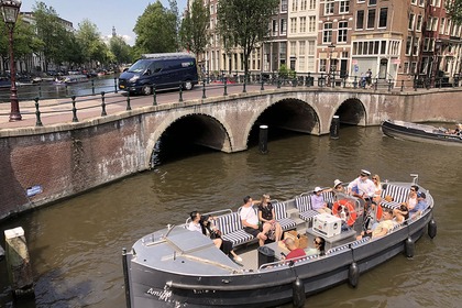 Hire Motorboat Sloop Amigo Amsterdam