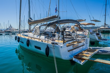 Charter Sailboat Hanse Yachts Hanse 460 - 3 cab Kaštela