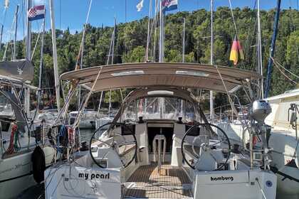 Hire Sailboat Jeanneau Sun Odyssey 389 Tunas do Paraná