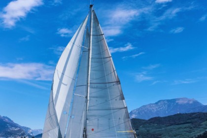 Noleggio Barca a vela Alpa 9 Riva del Garda