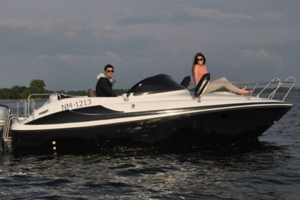 Charter Motorboat VIVA 606 CABIN Gizycko