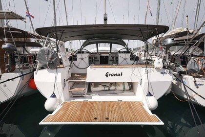 Aluguel Veleiro Bavaria Yachtbau Bavaria C50 Holiday - 5 + 1 cab. Trogir