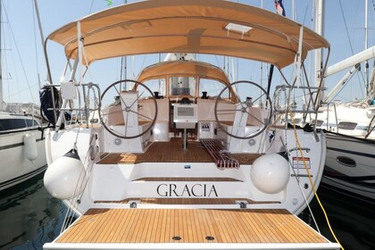 Hire Sailboat Bavaria Yachtbau Bavaria Cruiser 46 - 4 cab. Pula