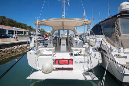Rental Sailboat Bénéteau Oceanis 35 Pomer