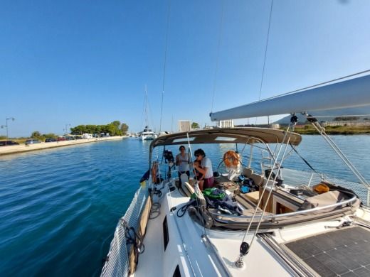 Corfu Sailboat Bavaria Cruiser 37 alt tag text