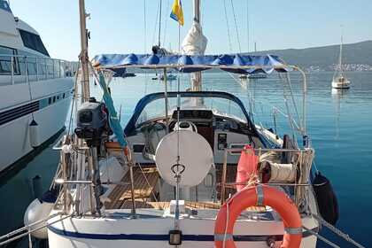 Charter Sailboat Gib Sea 10.10 Tivat