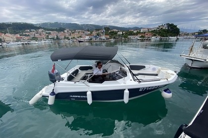 Verhuur Motorboot Husaria 570 Rab