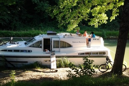 Charter Houseboat Classic Haines Rive 40 Briare
