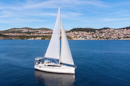 Aluguel Veleiro Bavaria Yachtbau Bavaria Cruiser 33 Šibenik