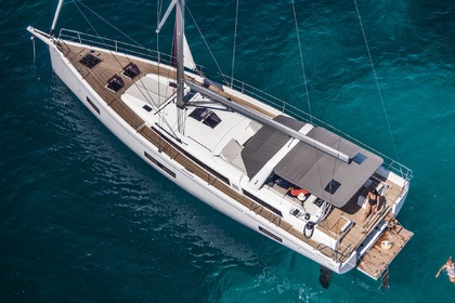 Hire Sailboat Bénéteau Oceanis Yacht 54 Marina Frapa