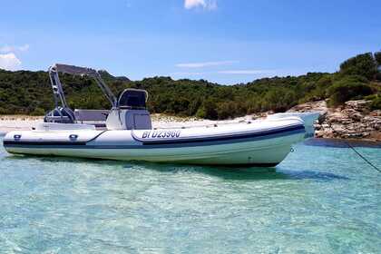 Hire RIB MOTONAUTICA VESUVIANA Motonautica Vésuviana 780 Confort Saint-Florent
