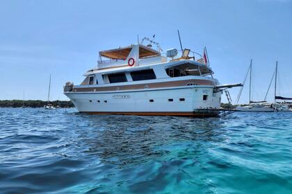 Hire Motor yacht Kha Shing Classique Cannes