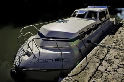 Rental Houseboats Classic Triton 1050 Carnon