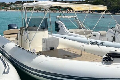 Noleggio Gommone Tempest 900 con Skipper e Benzina Incluso San Teodoro