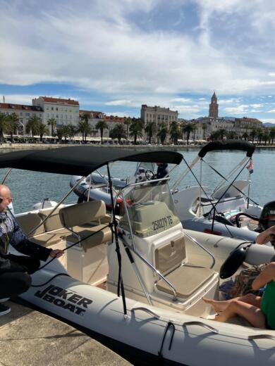 Split Motorboat Quicksilver 605 Activ Open alt tag text