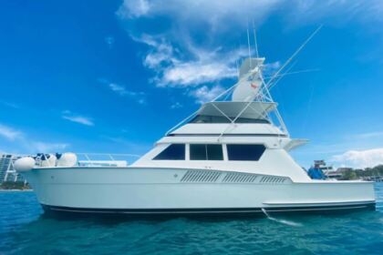 Rental Motorboat Hatteras 65 Cancún