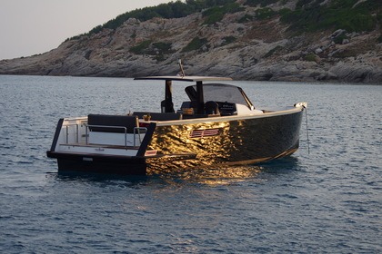 Charter Motorboat FJORD 40 open Saint-Tropez