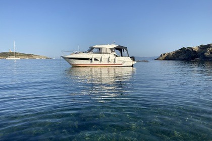Charter Motorboat Beneteau antares 8.80 Six-Fours-les-Plages
