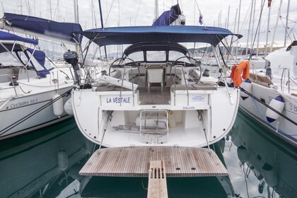 Hire Sailboat Bavaria Yachtbau Bavaria Cruiser 56 - 5 + 1 cab. Trogir